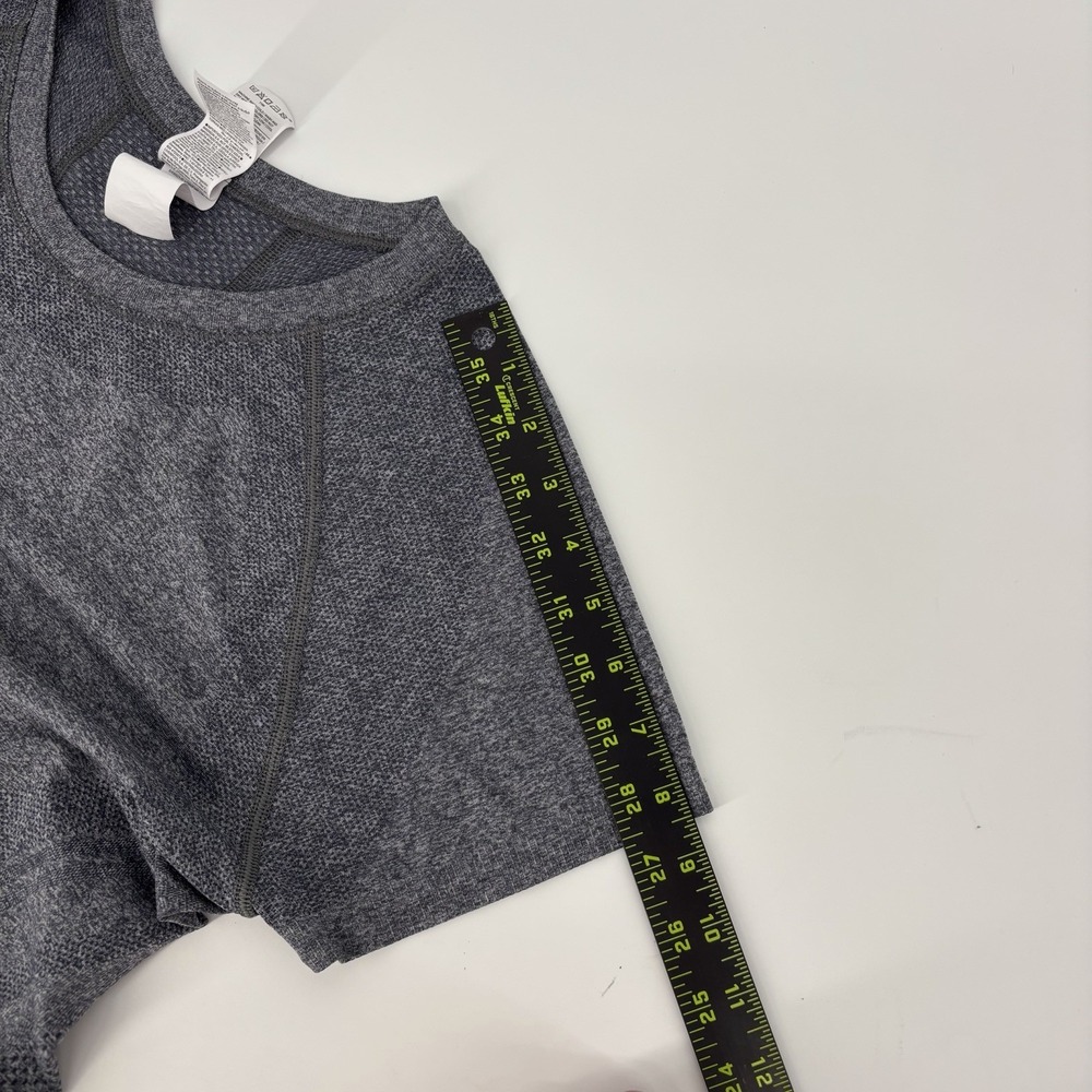 Athleta T Shirt Women's Size XL Gray Top Shorts Sleeve Workout Exercise Running - Picture 6 of 6